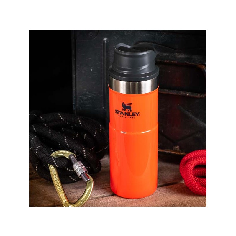 Stanley 1913 16 Oz Insulated Classic Trigger-Action Travel Mug